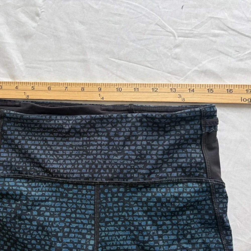 Lululemon Free Runner Crop Size 10 Shatter Weave Desert Teal Alberta Lake/Black